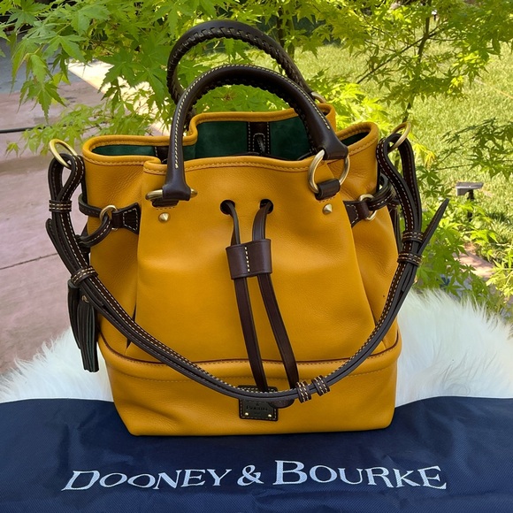 Dooney & Bourke Rare Buckley Yellow Sunflower Shoulder Bag with Brown Trim NWT - Picture 14 of 15